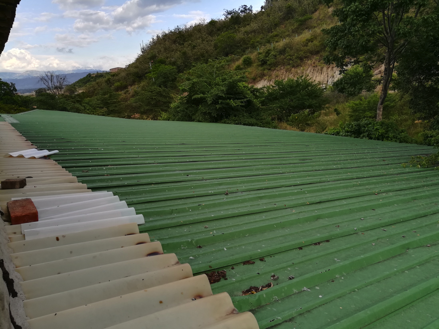 DETALLE DE LAS TEJAS TERMOACUSTICAS.

AREA BODEGA 2